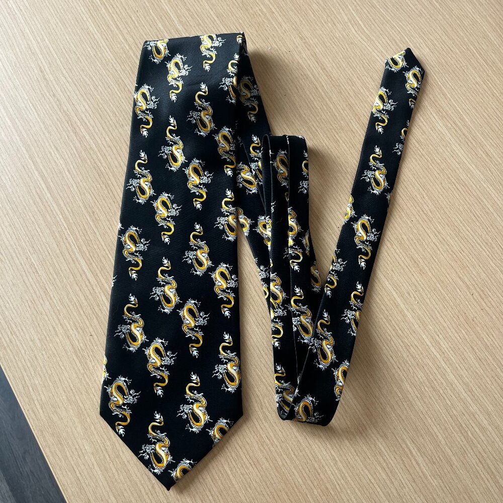 💕2/$30💕Gold City 100% Silk Black With Yellow Dragons Tie